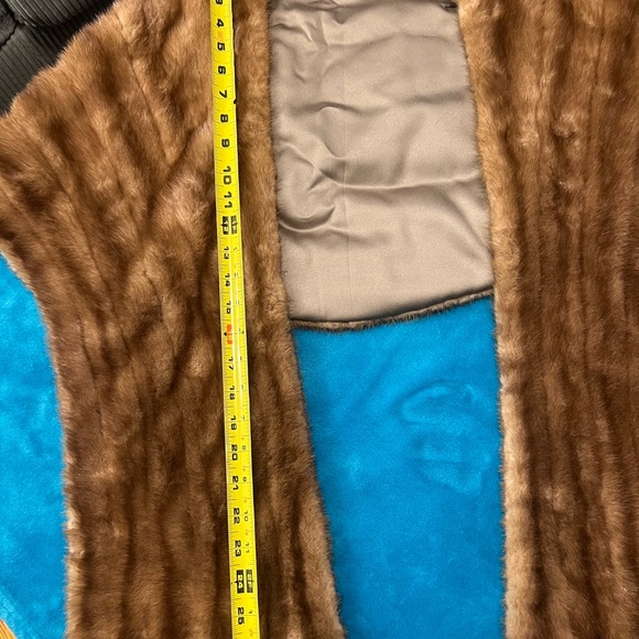 Elegant Brown Mink Fur Women's Shaw - Picture 7 of 10